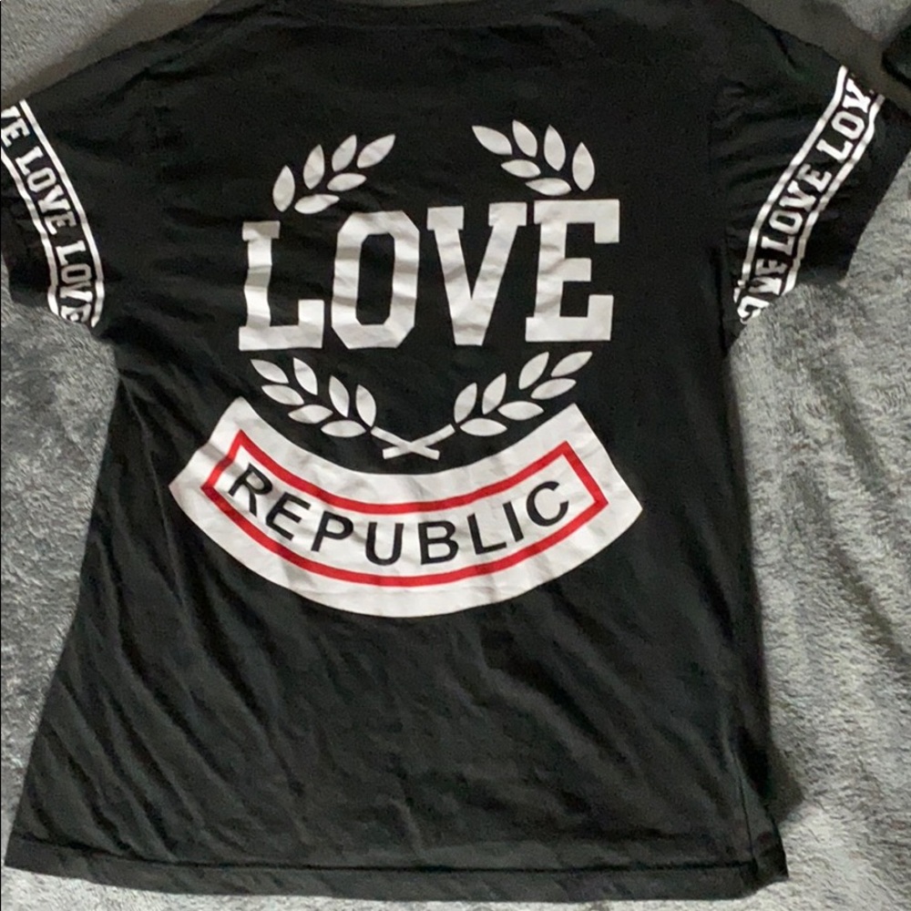 Top - Picture 3 of 3